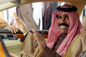 فيديو: أمير الكويت الجديد يقود سيارته دون موكب أو حراسة