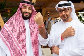 وزير جيش الاحتلال يشيد بـبن سلمان وبن زايد