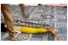 السعودية: القبض على أب عذّب طفلته ووثق تعذيبها بالفيديو