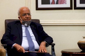 صائب عريقات..أعراض صحية صعبة بعد اصابته بكورونا