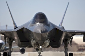 وزير الاستخبارات الإسرائيلي: تل ابيب ستعارض إمداد قطر بطائرات F-35