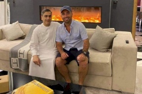 بدعوة من أحد الأمراء..مطرب إسرائيلي يزور دبي 