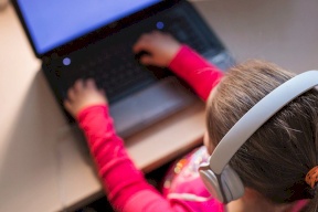 انتحار طفل إيراني لعدم امتلاكه هاتفاً ذكياً يتلقى من خلاله دروسه عن بعد!