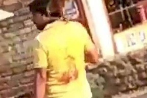 هندي يقطع رأس زوجته ويسير به في الشارع