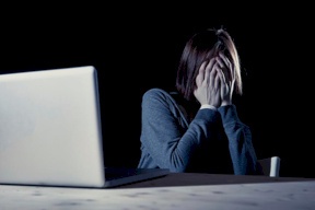 الإمارات: 20 ألف دولار لخليجية تلقت رسائل جنسية من طليقها
