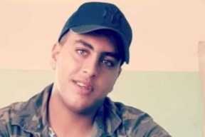 (فيديو) آلم ودموع.. فتى الزرقاء يروي تفاصيل ما تعرض له