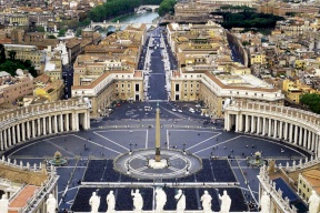 لأول مرة.. محاكمة رجلي دين بالفاتيكان بتهم الاعتداء الجنسي!