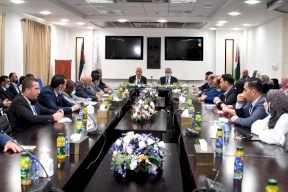 اشتية يعلن تكليف صندوق الاستثمار بإنشاء شركة فايبر محلية