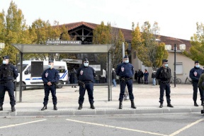 فرنسا تكشف مزيداً من التفاصيل بشأن حادثة ذبح مدرس تاريخ