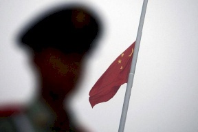 صينيون أمام القضاء الأميركي.. وبكين تتوعد برد قاس