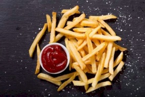 5 وجبات خفيفة يجب على المرأة تجنبها