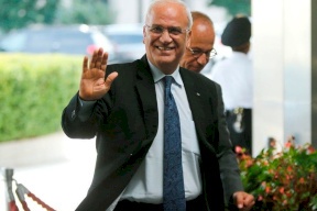 فيديو| ما هي الآية التي ظل صائب عريقات يرددها عند نقله إلى المستشفى؟