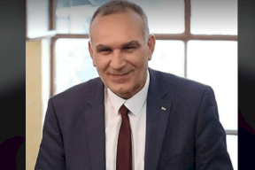 وزارة الاتصالات تدين قرار منح شركة "بيزك" ترخيصا للعمل بالضفة