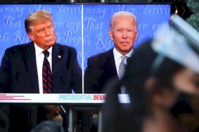 إسكات الميكروفون.. حيلة جديدة قبيل آخر مناظرة لترامب وبايدن