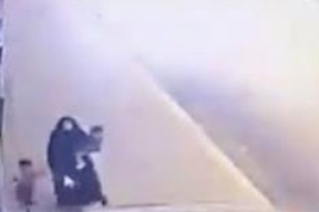 الشرطة العراقية تعثر على جثتي الطفلين اللذين ألقتهما والدتهما من جسر في بغداد