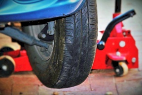 روسيا.. مقتل رجل خلال تغييره عجلة سيارة