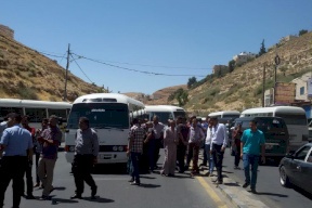 شاهد- حادثة تحرش بالأردن تنقلب على المتحرش.. "مسحت بكرامته الأرض"