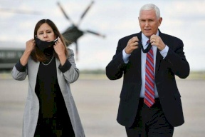 صحيفة: إصابة 3 من مستشاري مايك بنس بكورونا