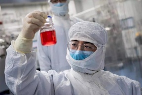 كورونا حول العالم.. الإصابات نحو 42.4 مليون والوفيات أكثر من مليون