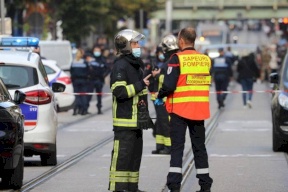 هجوم نيس.. طعن بسكين وقطع رأس