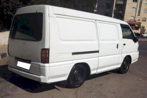 الأردن: العثور على جثة شاب داخل حافلة صغيرة والأمن يحقق