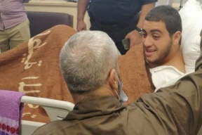 والدة "فتى الزرقاء": نقل صالح إلى ألمانيا لاستكمال العلاج