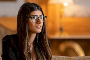 “سأصوت عارية”.. شاهد ميا خليفة تظهر بصورة غير أخلاقية لشحذ همم الامريكيين في الانتخابات !