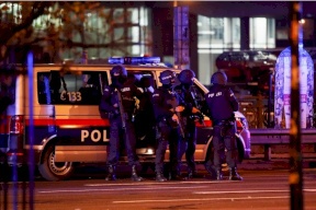 هجوم النمسا..تجول المسلحون بالشوارع وقتلوا كل من رأوه والخلية متهمة انها داعشية