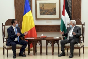 الرئيس عباس يبحث مع رئيس وزراء رومانيا تعزيز التعاون
