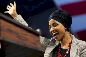 إلهان عمر تقهر ترامب.. تفوز بولاية ثانية في مجلس النواب