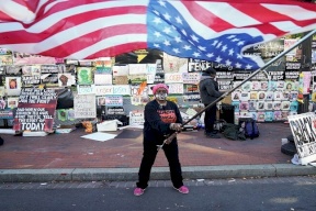 مركز "أديسون" للأبحاث: ترامب يتقدم على بايدن في 3 ولايات مهمة