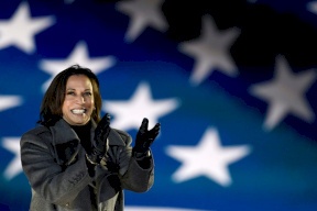 كامالا هاريس.. أول نائب للرئيس الأمريكي من أصول "ملونة"