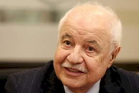 فشل تنبؤات أبو غزالة بخصوص فوز ترامب والحرب على الصين