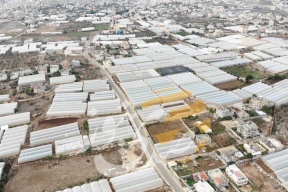 صدى نيوز تسلط الضوء على قضية خطيرة.. الأراضي الخصبة "تُزرع" بالإسمنت