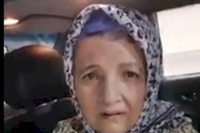 مصر.. السيدة التي أجبرها ابنها على الزحف تظهر في فيديو وتبكي بشدة