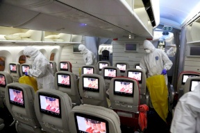 تقرير أميركي يفجر مفاجأة.. تعقيم الطائرات قد يتسبب بأعطال