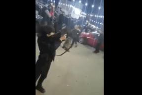 (شاهد) طفل يطلق النار من سلاح "أطول منه" والأمن يقبض على والده بالأردن