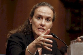 امرأة تقود أقوى جيش بالعالم.. هل يفعلها بايدن؟