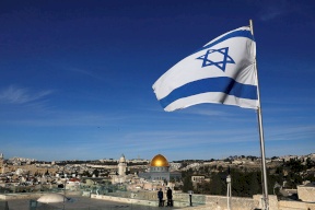 إسرائيل تُغازل السعودية: يد واحدة لا تصفق!