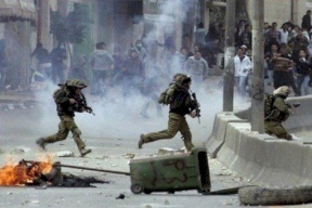 الصحة: 3  اصابات بالرصاص المعدني والعشرات بالاختناق إثر اقتحام مخيم قلنديا"فيديو"