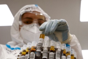 العالم يسجل أكبر عدد يومي للوفيات بسبب كورونا