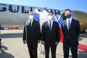 صور: أول وفد رسمي بحريني يصل إسرائيل