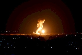 مدفعية الاحتلال تقصف موقعاً بغزة بعد سقوط قذيفة بعسقلان