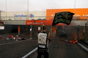 فيديو- ضرب رجل أسود حتى الموت يفجر أعمال عنف في البرازيل