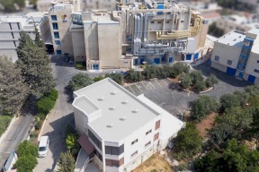 إغلاق مصنع أدوية في بيت جالا بسبب "كورونا"