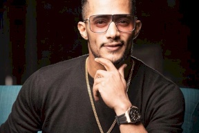 محمد رمضان يحدث غضبا واسعا بسبب "علم فلسطين"
