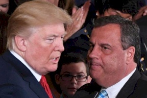 أحد حلفاء ترامب المقربين يحثه على قبول الهزيمة!