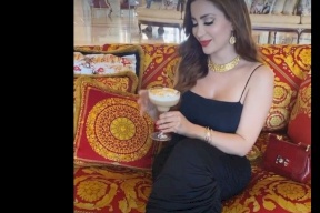 فيديو: نسرين طافش تستمتع بـ"كابتشينو بالذهب" تثير غضب الجمهور