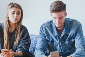دار الإفتاء: تجسس الزوج على هاتف زوجته حرام شرعاً !