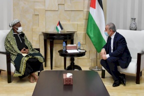 شاب جنوب افريقي يخدع الفلسطينيين ورئيس وزرائهم!